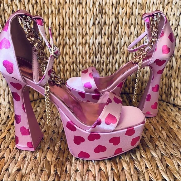 New Sugar Thrillz x Dolls Kill Chain Platform Heels. - Picture 6 of 7